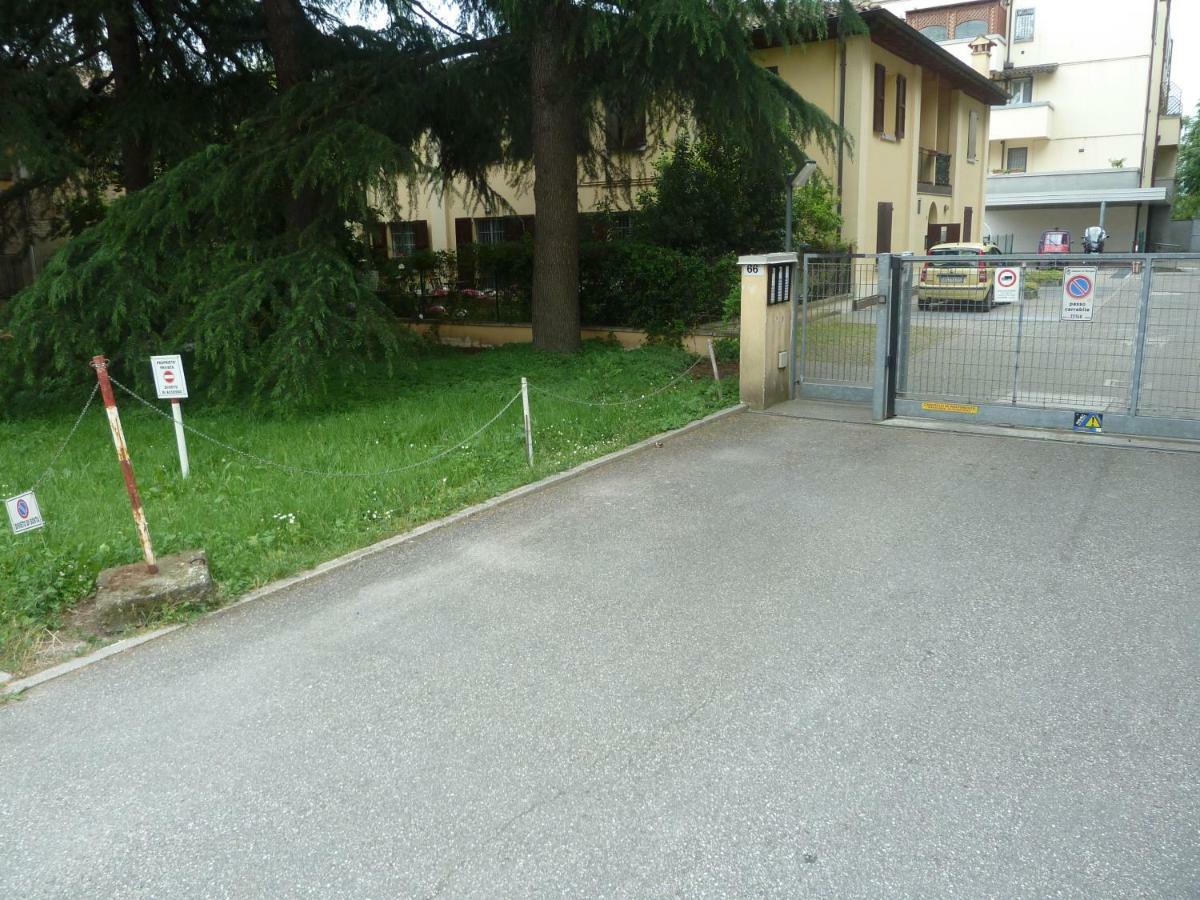 ボローニャIl Giardinetto - Smart Working - Airport - Private Parking - Private Garden - Ducati - Philip Morrisアパートメント エクステリア 写真